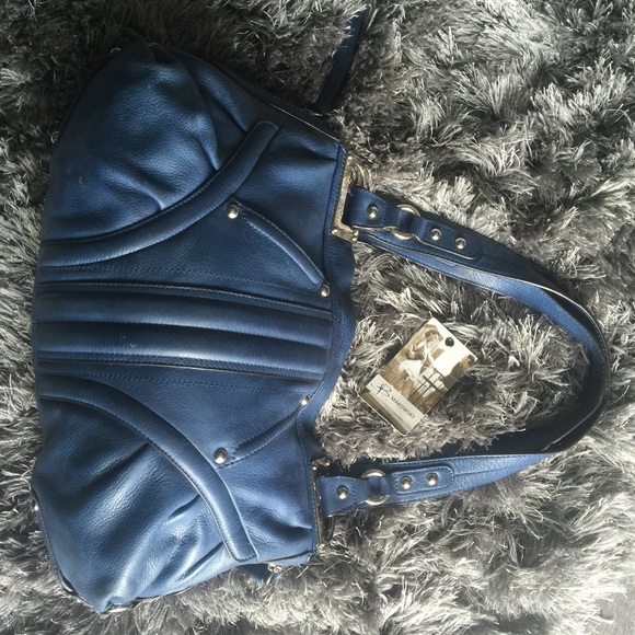 B Makowsky buttery leather shoulder bag w/dust bag - Picture 2 of 9